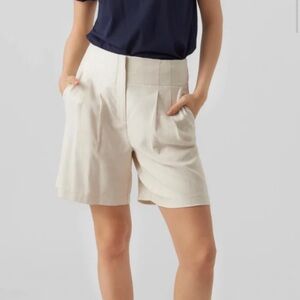 Vero Moda Lillmuno High Rise Paper Bag Linen Blend Short Oatmeal Cream Loose 2‎